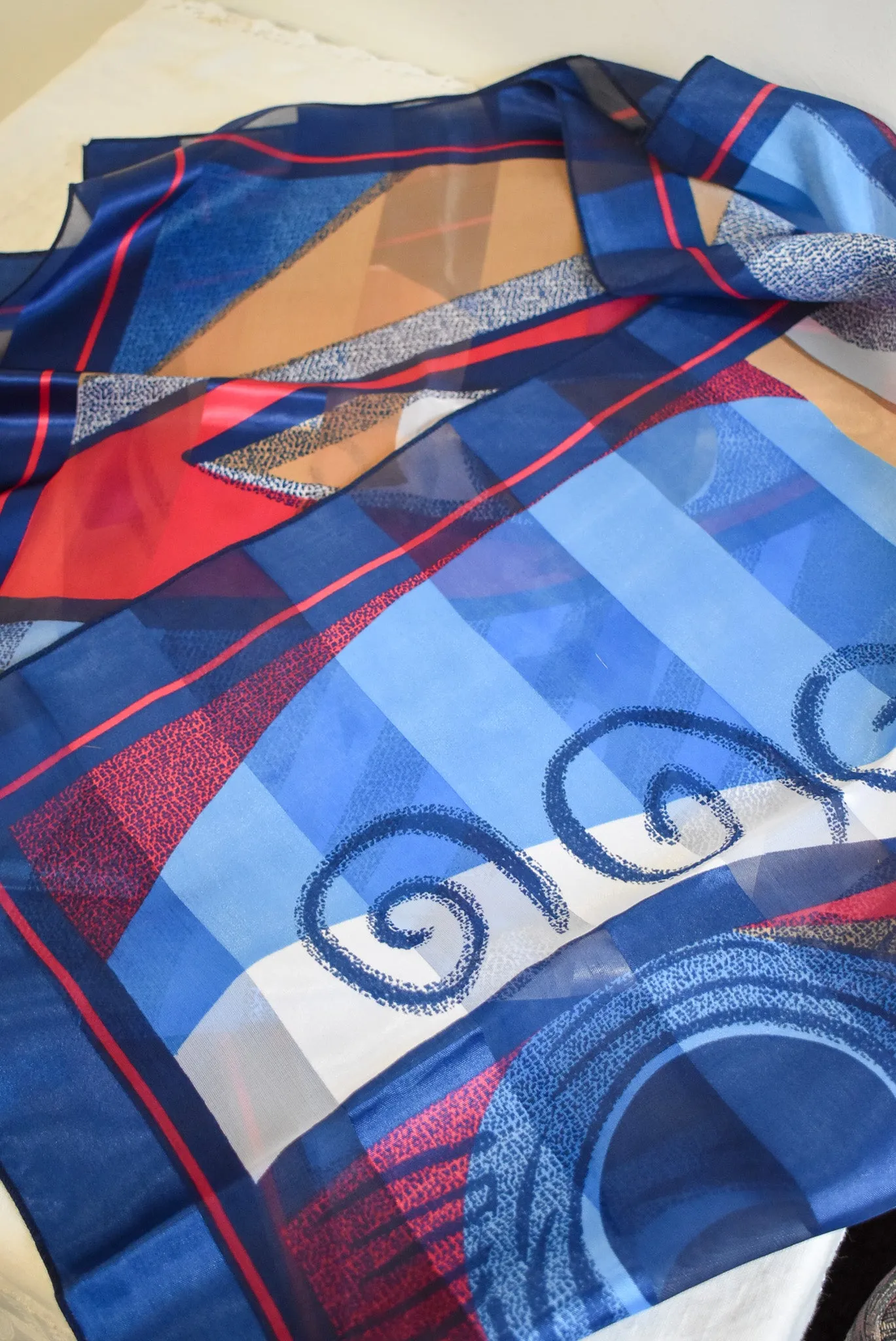 Funky red   blue art deco tie